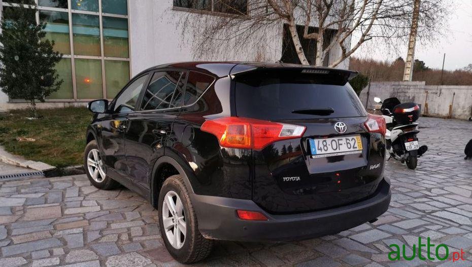 2013' Toyota RAV4 photo #4