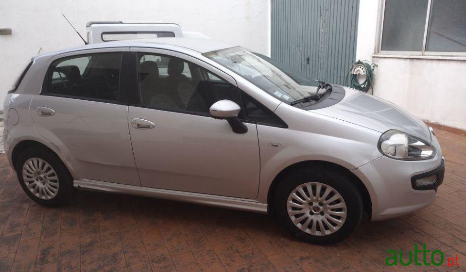2010' Fiat Punto Evo 1.4 photo #2