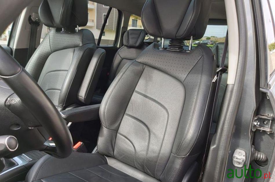 2015' Citroen C4 Grand Picasso photo #3