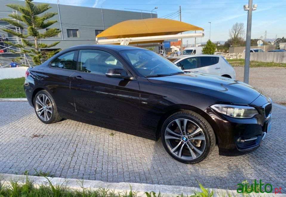 2015' BMW 218 Sport photo #3