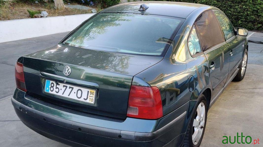 1996' Volkswagen Passat photo #3
