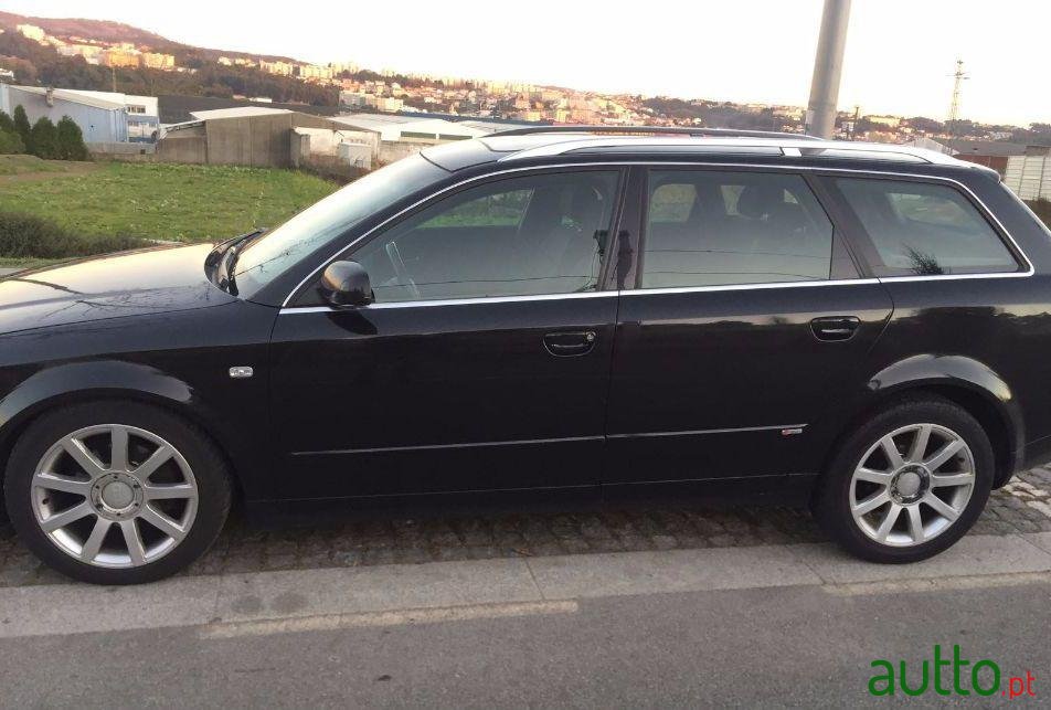 2004' Audi A4 Avant photo #1