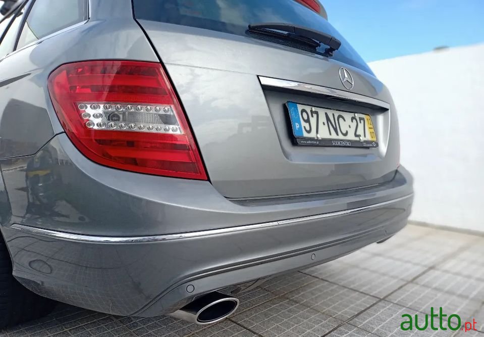 2012' Mercedes-Benz C-180 photo #5