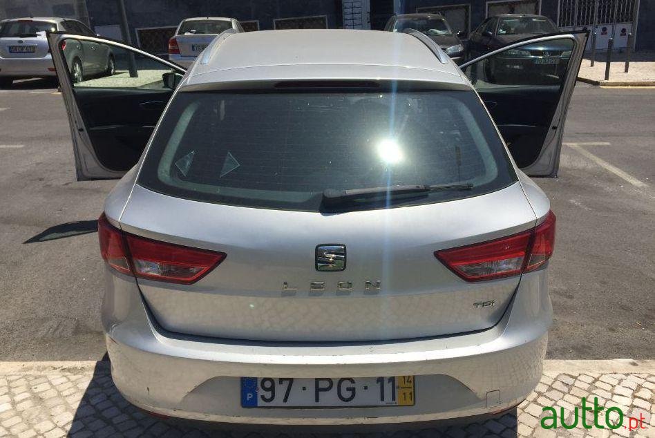 2014' SEAT Leon St photo #2