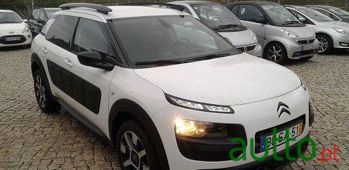 2016' Citroen C4-Cactus 1.2 Puretech Shine photo #1