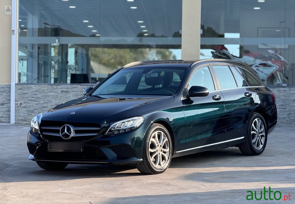 2019' Mercedes-Benz Classe C photo #1