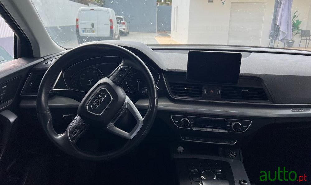 2020' Audi Q5 50 Tfsie Quattro S Tronic photo #6