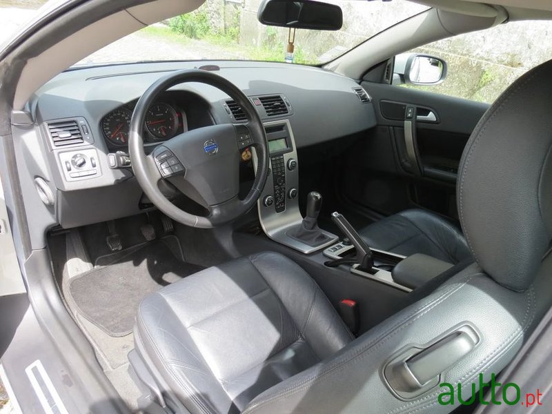 2010' Volvo C70 2.0 D Summum photo #4