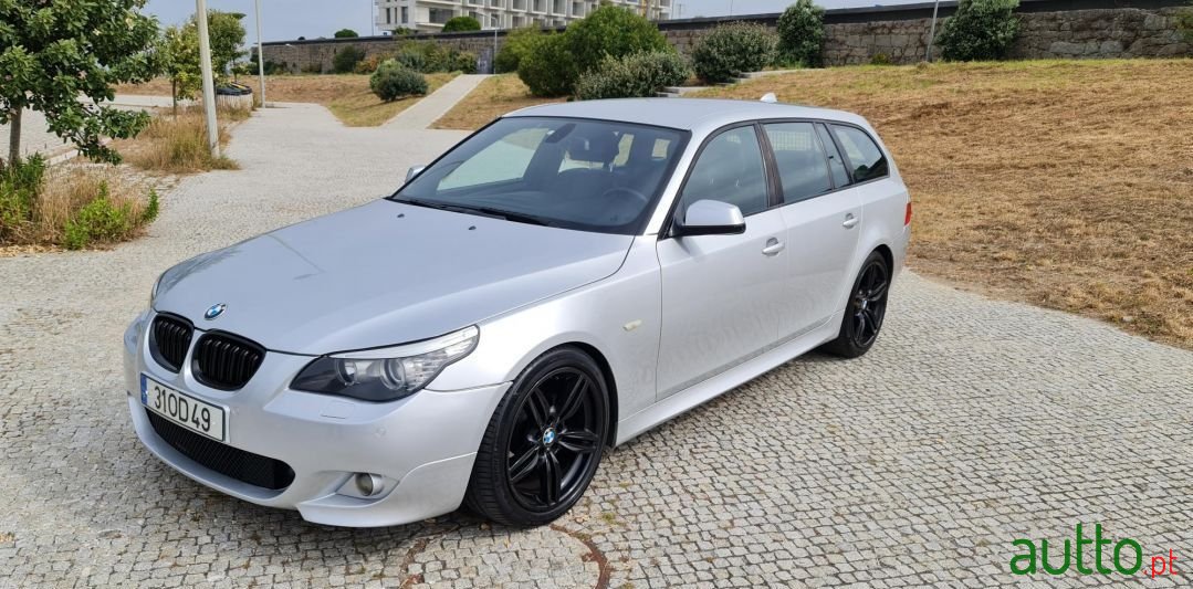 2010' BMW 520 photo #1