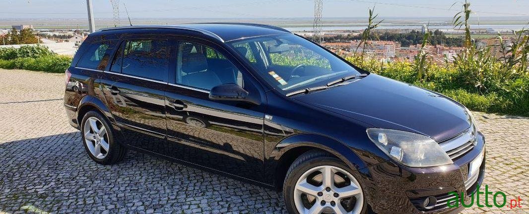 2005' Opel Astra Caravan photo #1