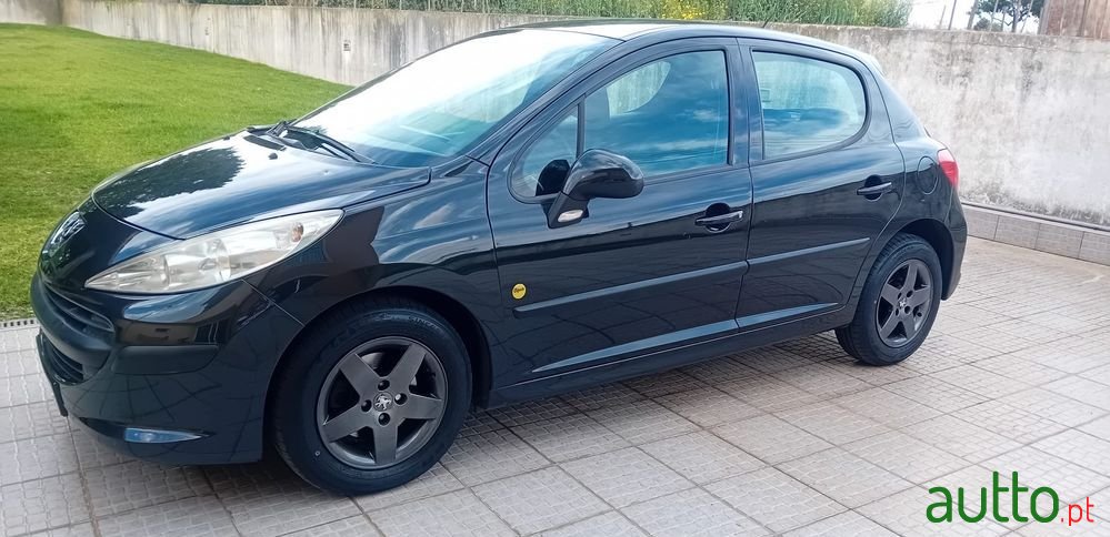 2008' Peugeot 207 1.4 16V Open photo #2