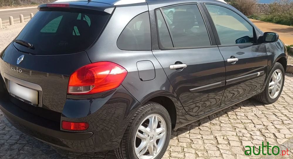 2008' Renault Clio Break photo #1