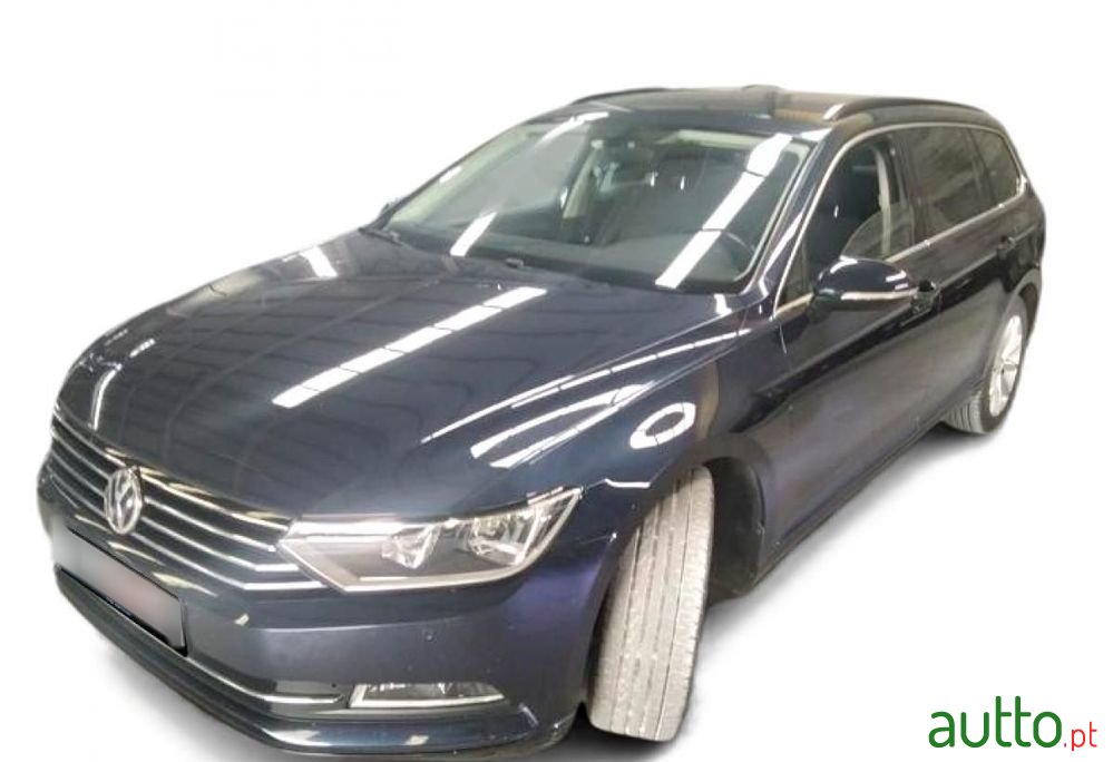 2017' Volkswagen Passat Variant photo #1