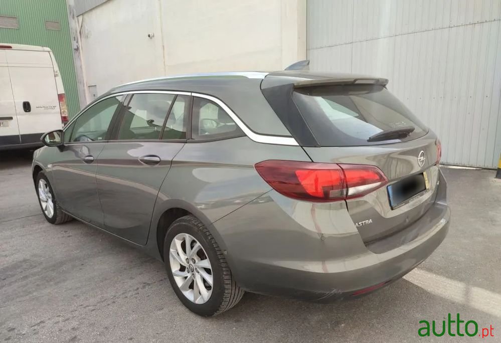 2018' Opel Astra Sports Tourer photo #5