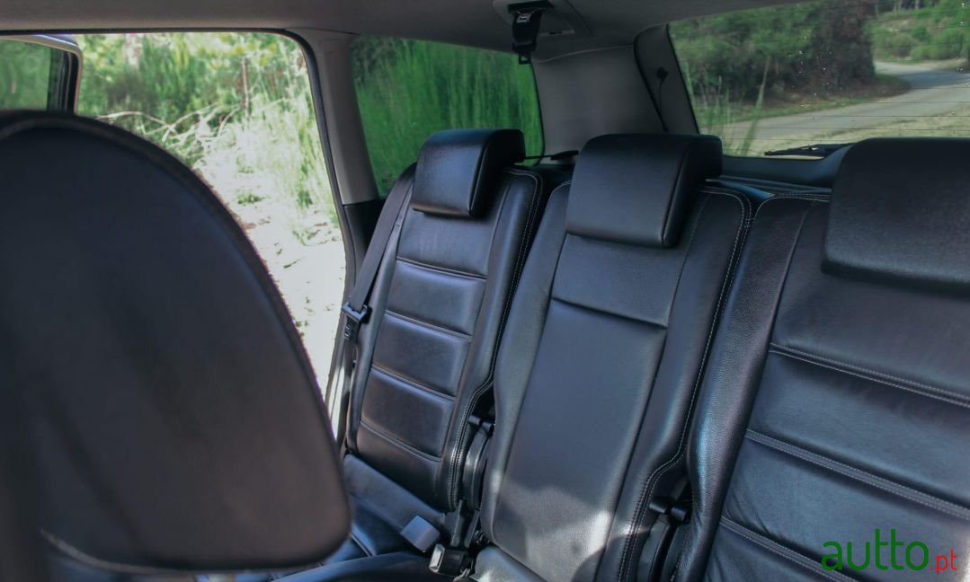 2010' Ford C-MAX photo #2