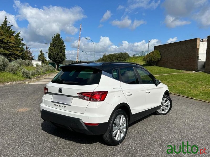 2018' SEAT Arona 1.6 Tdi Style photo #6