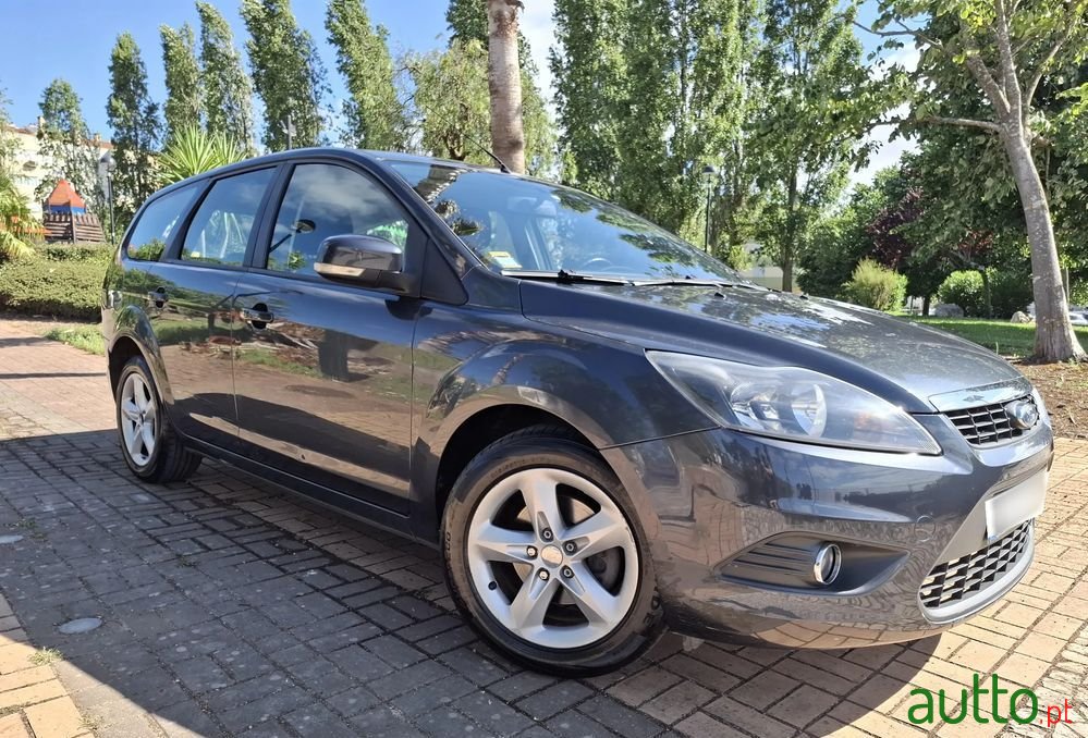 2009' Ford Focus Sw photo #1