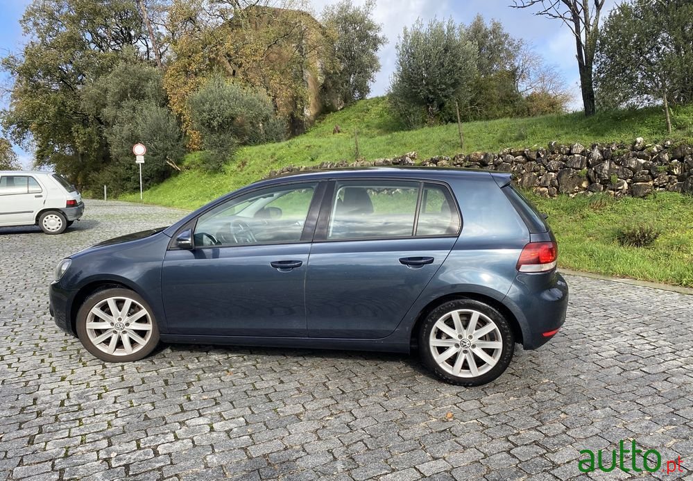 2010' Volkswagen Golf photo #4