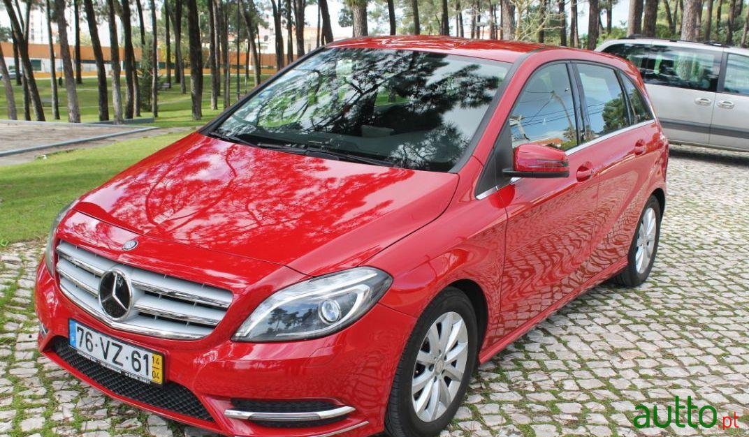 2014' Mercedes-Benz B-180 Blueefficiency photo #3