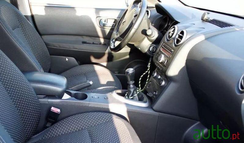 2008' Nissan Qashqai 1.5Dci photo #2