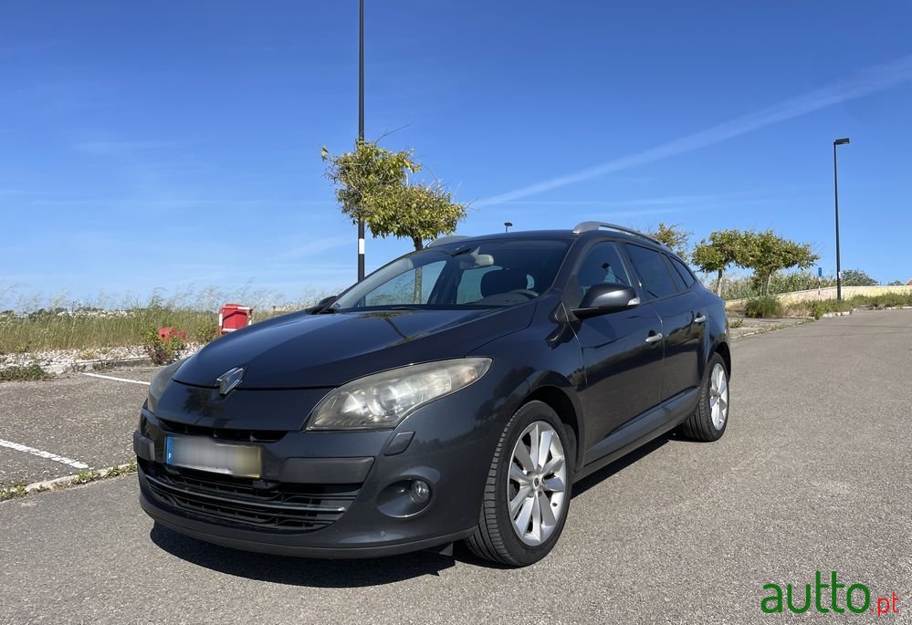 2010' Renault Mégane Sport Tourer photo #1