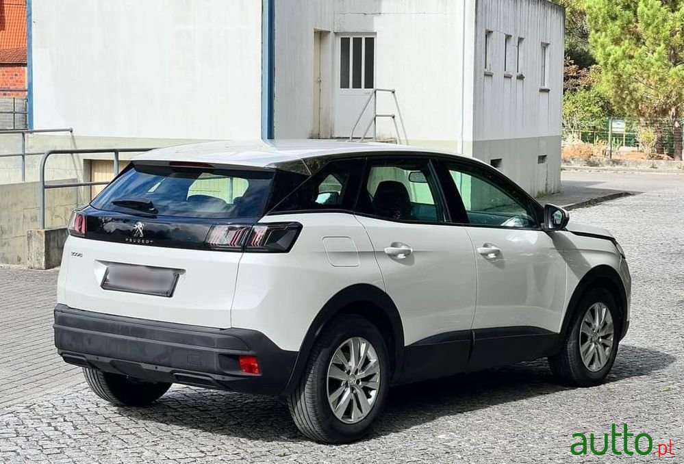 2021' Peugeot 3008 photo #2