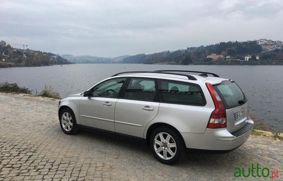 2005' Volvo V50 1.6 D Nível 3 photo #1