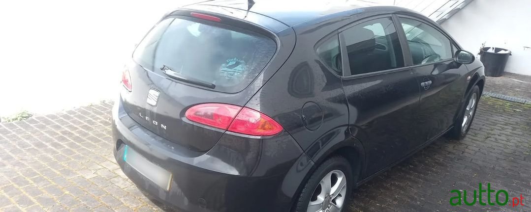 2008' SEAT Leon photo #2
