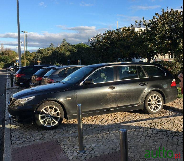 2008' BMW 520 Da Touring photo #1