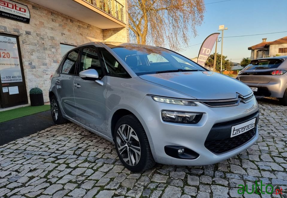2015' Citroen C4 Picasso photo #2