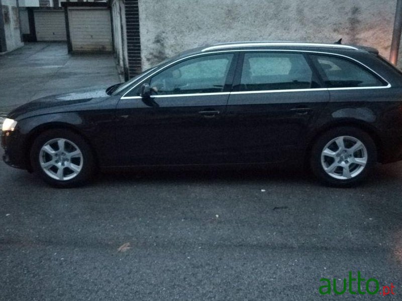 2010' Audi A4 2.0 Tdi photo #1