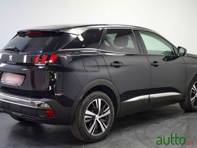 2020' Peugeot 3008 photo #3