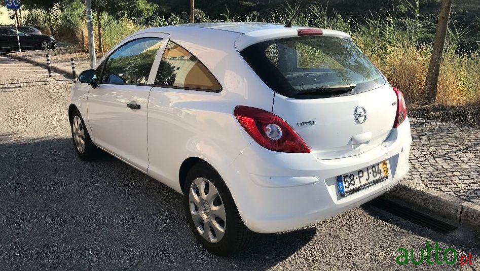 2014' Opel Corsa photo #4