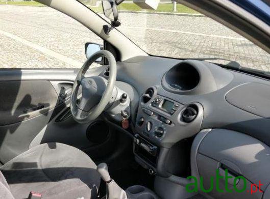 2001' Toyota Yaris Sol Ac photo #4