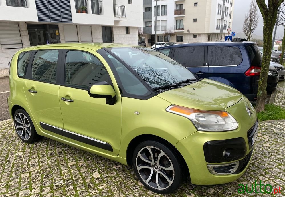 2009' Citroen C3 Picasso photo #3