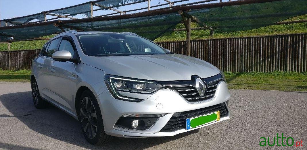 2016' Renault Megane Sport Tourer photo #1