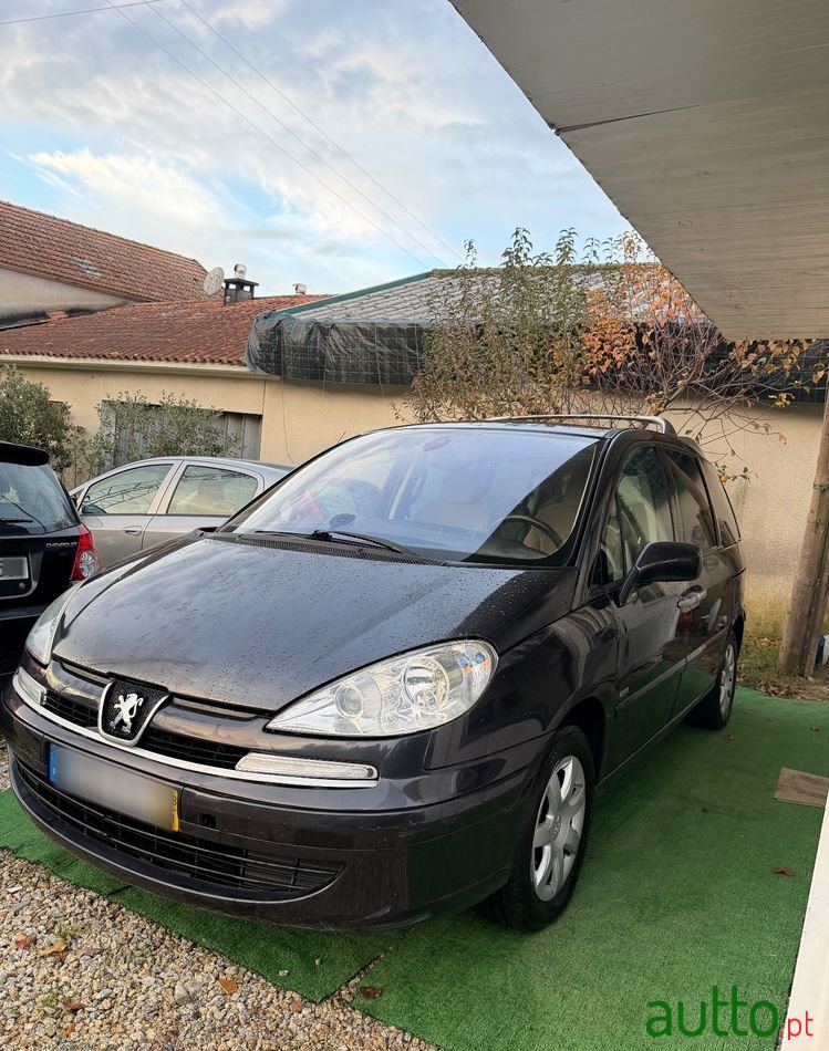 2008' Peugeot 807 2.0 Hdi photo #2