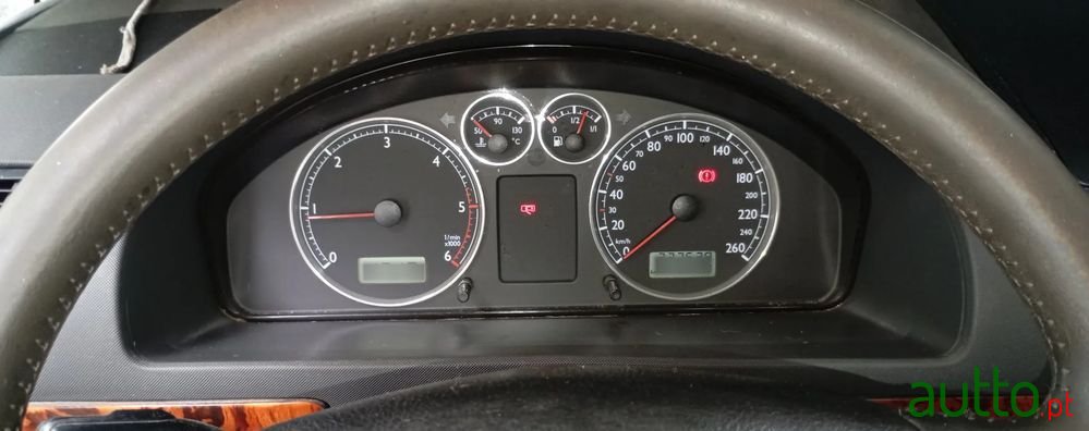 2001' Volkswagen Sharan 1.9 Tdi Confortline photo #4