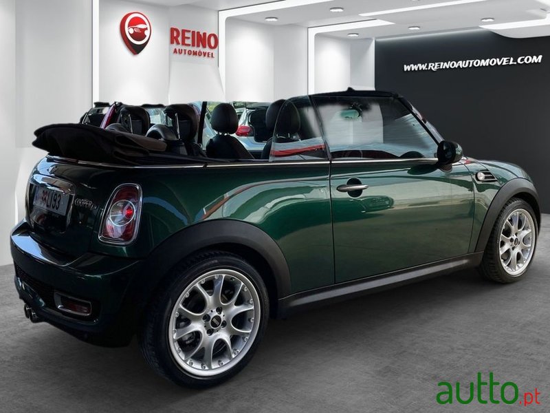 2011' MINI Cabrio Cooper D photo #5