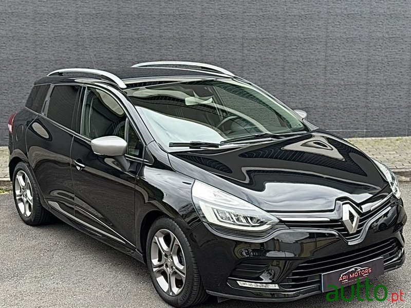 2016' Renault Clio Sport Tourer photo #1