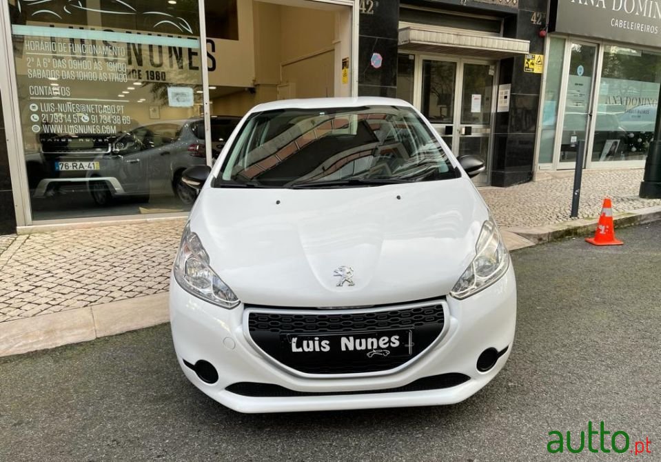 2013' Peugeot 208 photo #3