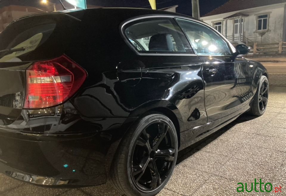 2009' BMW 120 photo #4