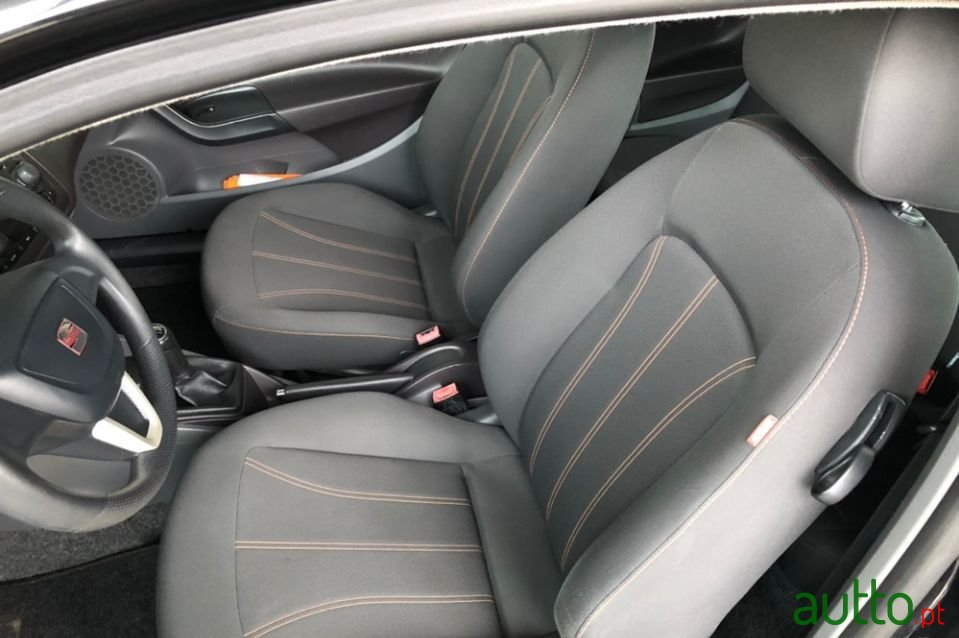 2011' SEAT Ibiza Tdi Sport photo #5