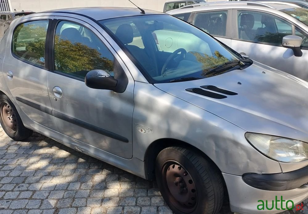 2002' Peugeot 206 1.1 Color Line photo #2