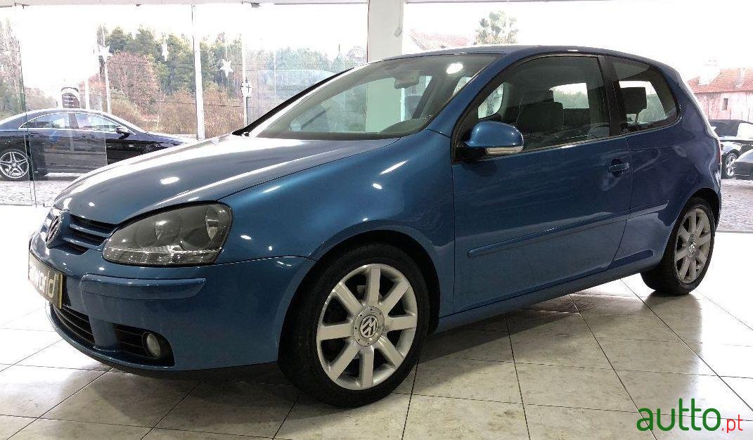 2004' Volkswagen Golf Sport photo #1