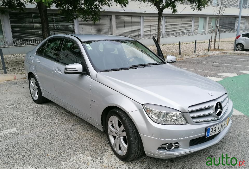 2011' Mercedes-Benz C-220 photo #1