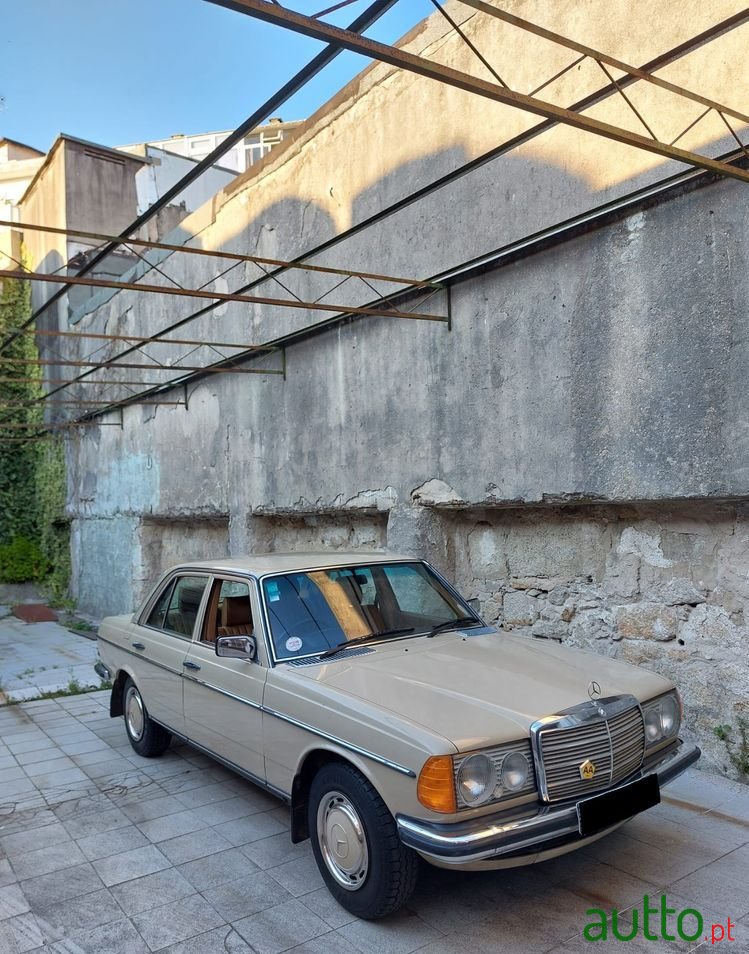 1982' Mercedes-Benz W123 photo #4