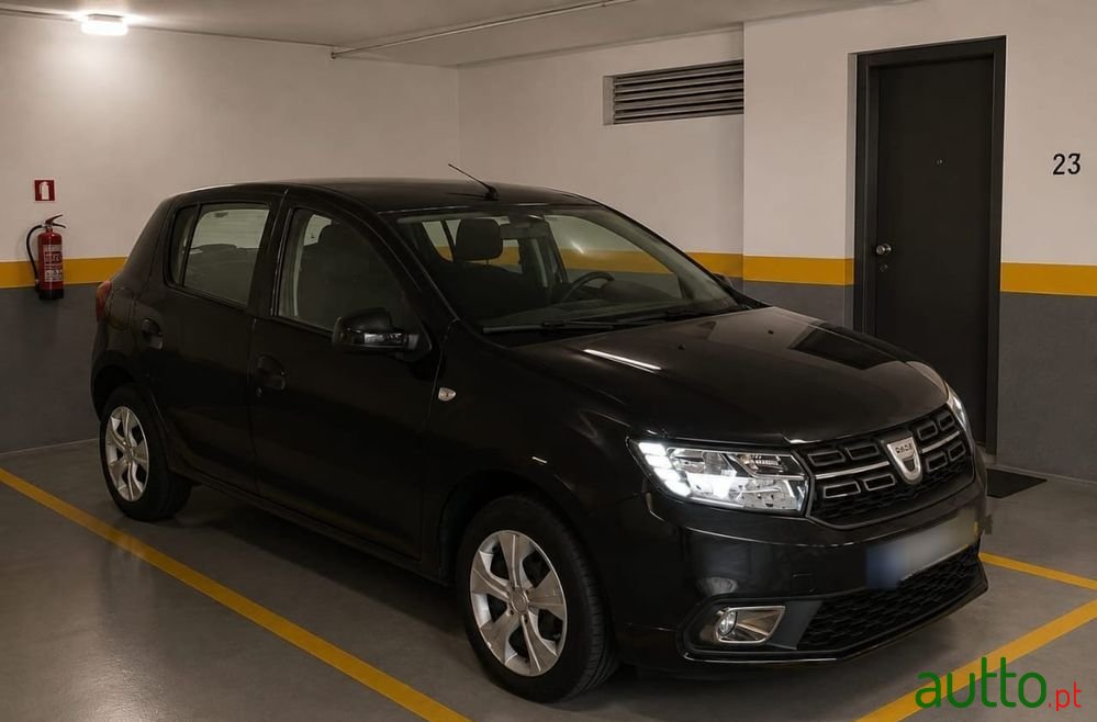2017' Dacia Sandero photo #2