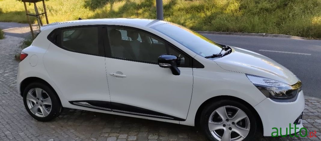 2013' Renault Clio photo #3