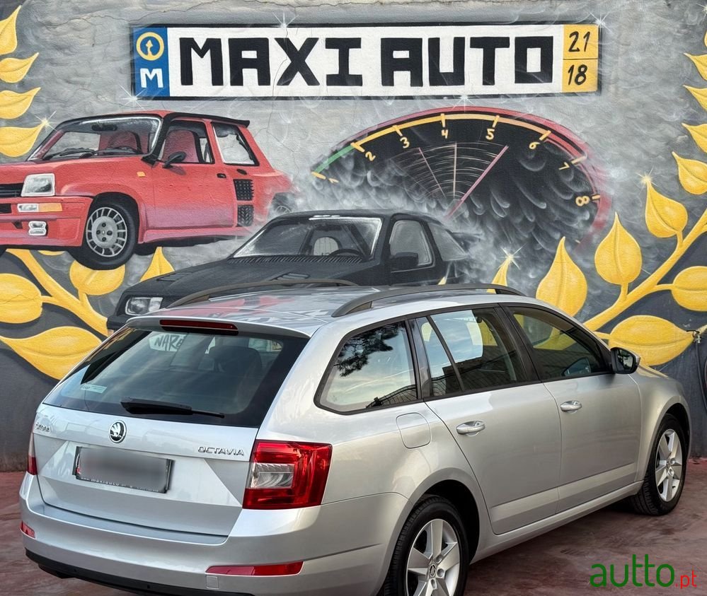 2014' Skoda Octavia Break photo #2